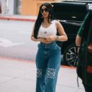 Cardi B – Out in Beverly Hills - 454 x 568