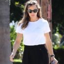 Jennifer Garner – Running errands in Santa Monica