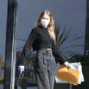 Tori Praver – Wears masks and gloves at a Post Office in Beverly Hills - 454 x 681