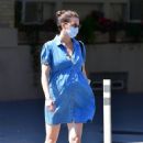 Hilary Rhoda in Dnim Dress – Out a walk in NYC - 454 x 681