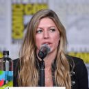 Jes Macallan-   Comic-Con International 2018 - 'DC's Legends Of Tomorrow' Special Video Presentation And Q&A - 450 x 600
