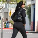 April Love Geary – Seen during a solo shopping session in Malibu - 454 x 681