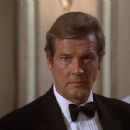 The Sea Wolves - Roger Moore - 454 x 340