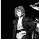 Pat Benatar - 400 x 600