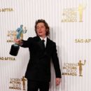 Jeremy Allen White - The 29th Annual Screen Actors Guild Awards (2023) - 454 x 339