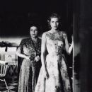 Rear Window - Thelma Ritter & Grace Kelly - 454 x 563