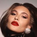 Estée Lauder The Joy of Makeup Campaign 2022 - 454 x 680