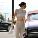 Kendall Jenner – Look chic at a gas station in Malibu