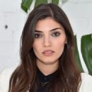 Actress Amanda Setton attends #UNCHAINME-An Art Bike Show By Martone Cycling Co. at Ron Robinson on May 21, 2015 in Santa Monica, California - 454 x 540