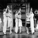 The Boyfriend 1954 Original Broadway Cast Starring Julie Andrews - 258 x 196