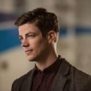 DC's Legends of Tomorrow - Grant Gustin - 454 x 303