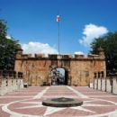Monuments and memorials in North America by country