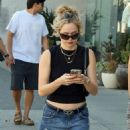 Brec Bassinger – Shopping in Vancouver - 454 x 681