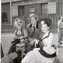 Nan Peterson, Larry Pennell, Linda Danson in Barbary Coast (1958)