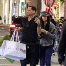 Paris Hilton disguises herself in black wig to go holiday shopping