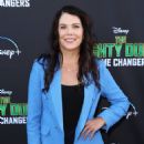 Lauren Graham – ‘The Mighty Ducks Game Changers’ season 2 premiere in Anaheim - 454 x 681