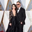 Tom Hardy and Charlotte Riley At The 88th Annual Academy Awards (2016) - 399 x 600