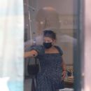 Sofia Richie – Shopping for baby clothes in maternity dress in Beverly Hills - 454 x 681