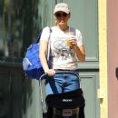 Jennifer Lawrence – Enjoying an iced coffee in New York