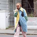 Lily Cole – Struts her stuff out in London’s Notting Hill - 454 x 613
