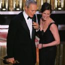 Clint Eastwood and Julia Roberts - The 77th Annual Academy Awards (2005)
