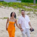 Jessica Ledon – Spotted on a stroll on the beach in St.Barths - 454 x 681