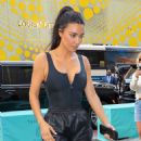 Kim Kardashian – Leaving her hotel in New York - 454 x 588