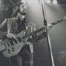 The Who at Wembley Empire Pool, October 23, 1975 - 454 x 344