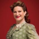 Grease Live! - Ana Gasteyer - 454 x 256