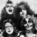 03/24/75 - KISS poses at Samuel Paley Plaza on 45th Street in NYC for a photoshoot with Stephen Morley - 454 x 422