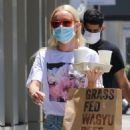 Kate Bosworth in Denim Shorts – Picking up lunch in Los Angeles
