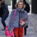 Fearne Cotton – Outside the London Studios - 454 x 786