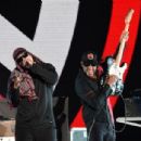 Tom Morello of Prophets of Rage performs onstage during KROQ Almost Acoustic Christmas 2017 at The Forum on December 9, 2017 in Inglewood, California - 454 x 305