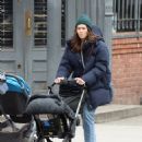 Mandy Moore – Is seen on a family stroll in New York - 454 x 570