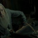 Harry Potter and the Deathly Hallows: Part 2 - Michael Gambon - 454 x 189
