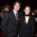 Scott Foley and Jennifer Garner attends The 53rd Annual Primetime Emmy Awards (2001) - 409 x 612