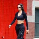Amelia Hamlin – Shows her abs after a gym workout in Manhattan’s SoHo area - 454 x 716