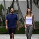 Gisele Bündchen – Seen with her boyfriend in Surfside – Florida