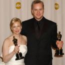 Renée Zellweger and Tim Robbins - The 76th Annual Academy Awards (2004) - 405 x 612