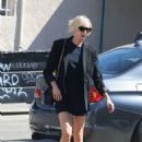 Kimberly Stewart – In an all-black ensemble shopping for flowers in Studio City - 454 x 681