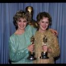 Jessica Lange and Meryl Streep - The 55th Annual Academy Awards (1983) - 454 x 310