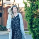 Rachael Taylor – Spotted while walks her dog - 454 x 681