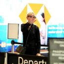 Cate Blanchett – Spotted at Sydney International Airport - 454 x 636