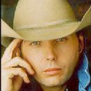Dwight Yoakam - 200 x 317