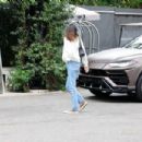 Kendall Jenner – Look casual while arriving at the Bel Air Hotel in Los Angeles