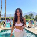 Taylor Nunez – Social media - 454 x 568