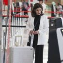 Nigella Lawson – Seen at Sydney Airport - 454 x 590