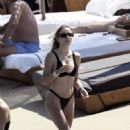 Agueda López – In a black bikini on vacation in Mykonos - 454 x 709