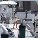 Victoria Beckham – On a yacht with David in Palm Beach - 454 x 329