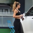 Chantel Jeffries – In yoga outfit picking up a smoothie in Los Angeles